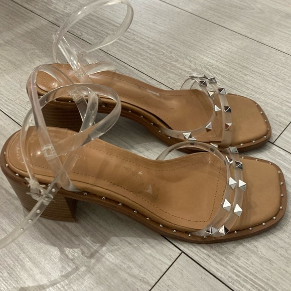 Zapatos de verano con tirantes de plástico alrededor del tobillo size 7 - Picture 2 of 4